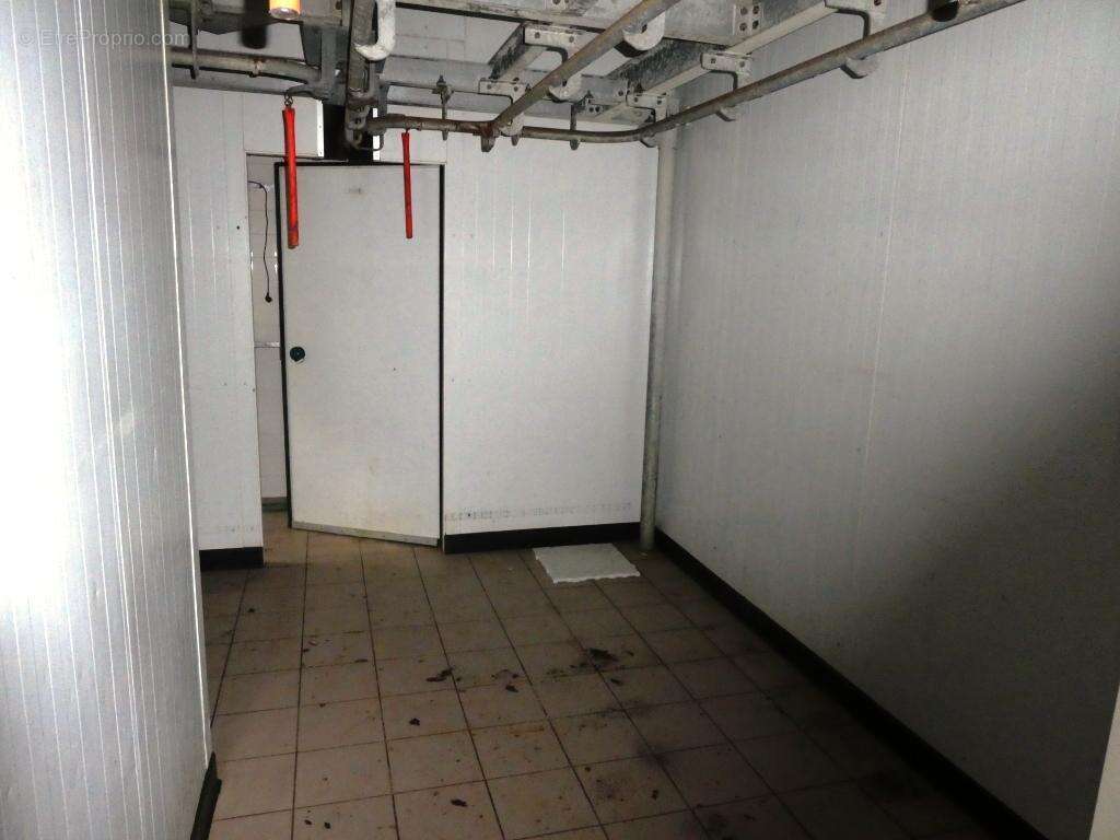 Commerce à SAINT-JEAN-BREVELAY