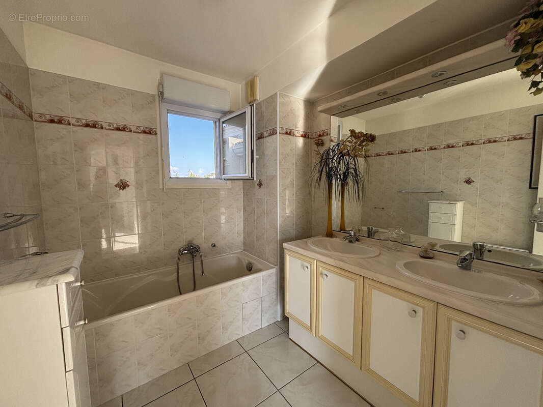 Appartement à SAINT-RAPHAEL