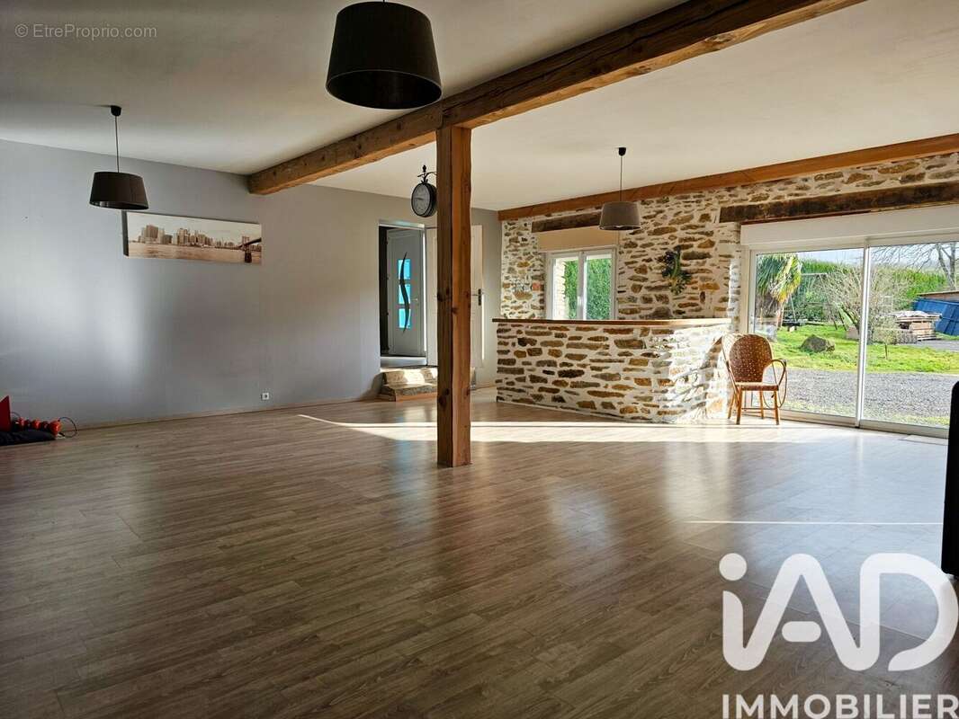 Maison 220 m² à Chalus  - photo 5