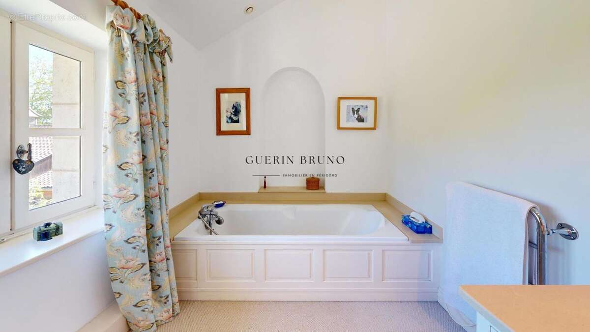 Maison à SAINT-FELIX-DE-BOURDEILLES