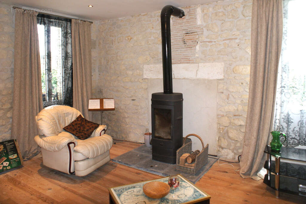 Maison à BAIGNES-SAINTE-RADEGONDE