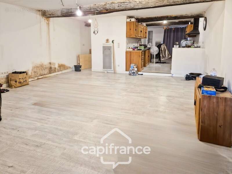 Maison à SAINT-JEAN-D'ANGELY