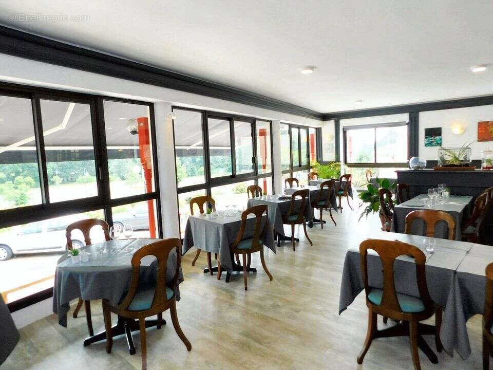 Commerce à CAZAUBON