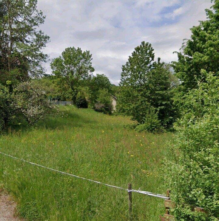 Terrain à VEYRINS-THUELLIN