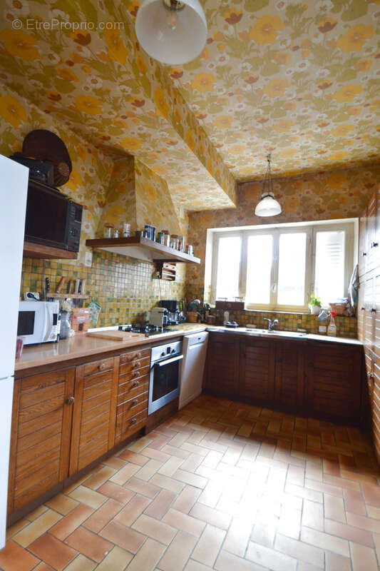 GANNAT, très belle demeure de 275 m2 habitables - photo 4