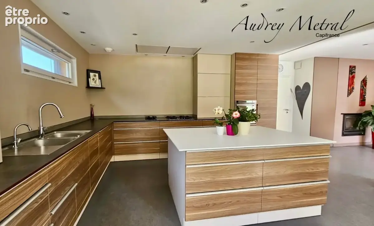 Maison d'environ 156 m2 à vendre à MAGNIEU (01) - atelier - stockage/entrepôt - garage - terrain - photo 2