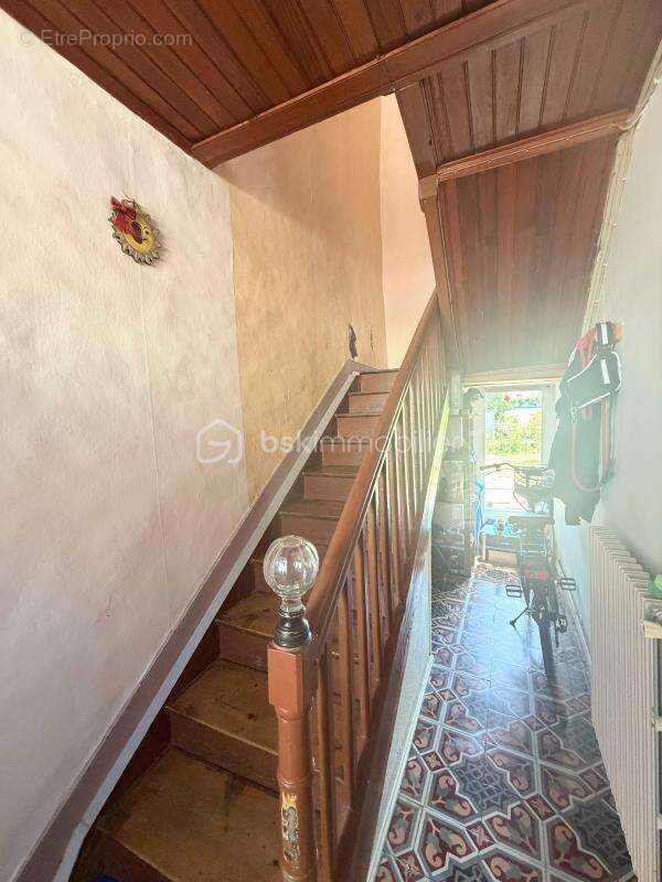 Maison mitoyenne de caractère avec un beau terrain et un garage - photo 11