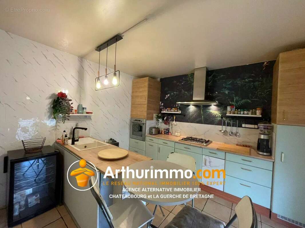 Maison à AVAILLES-SUR-SEICHE