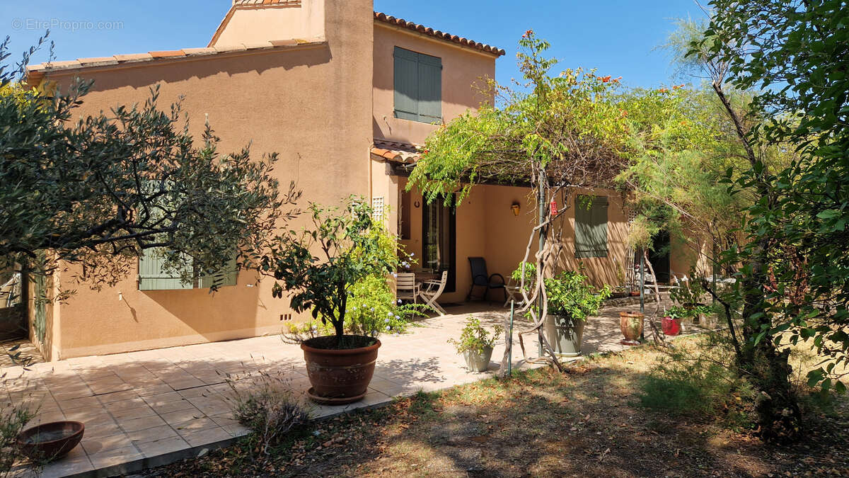 Langlade, en vaunage, villa traditionnelle r+1 avec dependances - photo 20