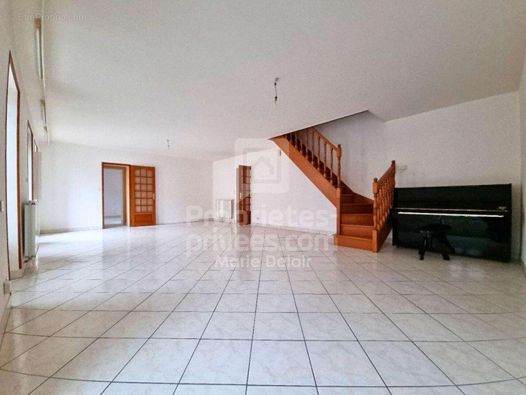 Maison à POUILLY-SUR-LOIRE