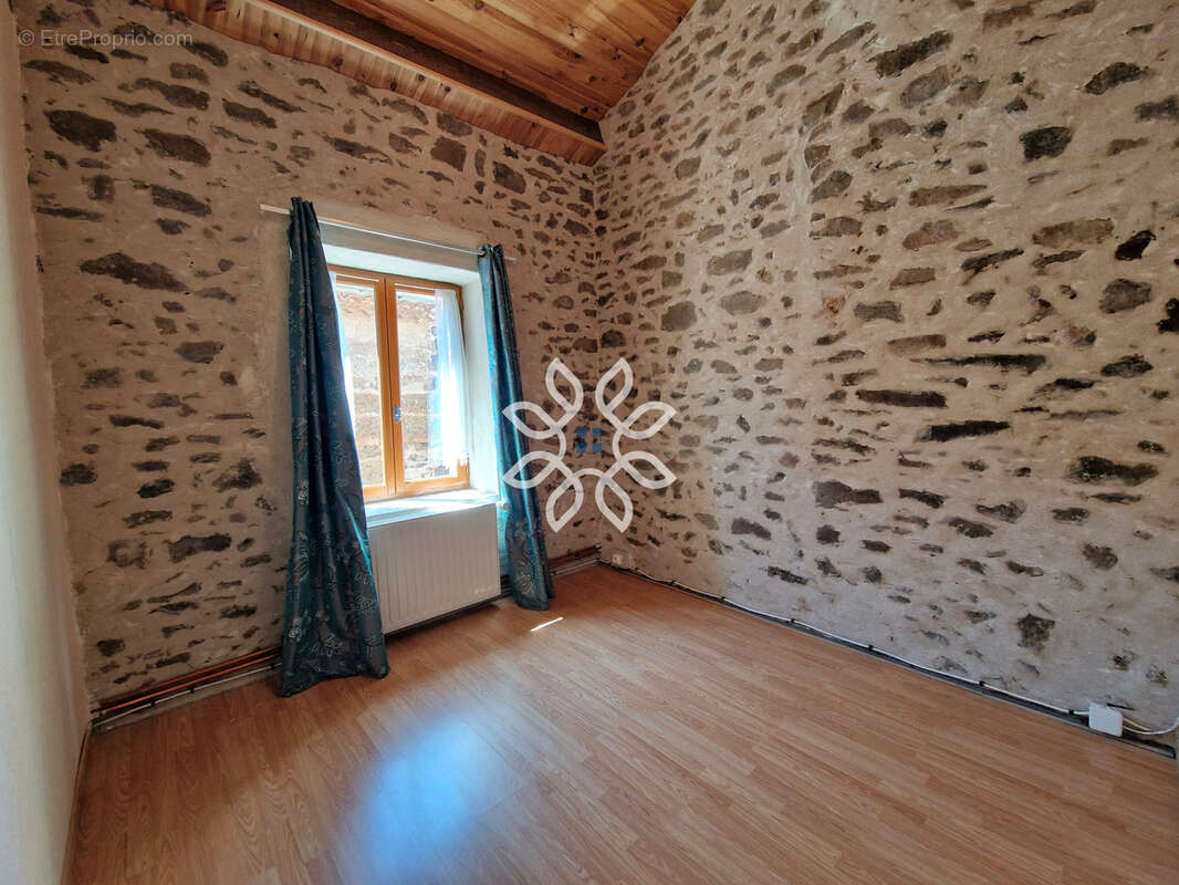 Maison en pierre de caractère au cœur de Lamothe - photo 12