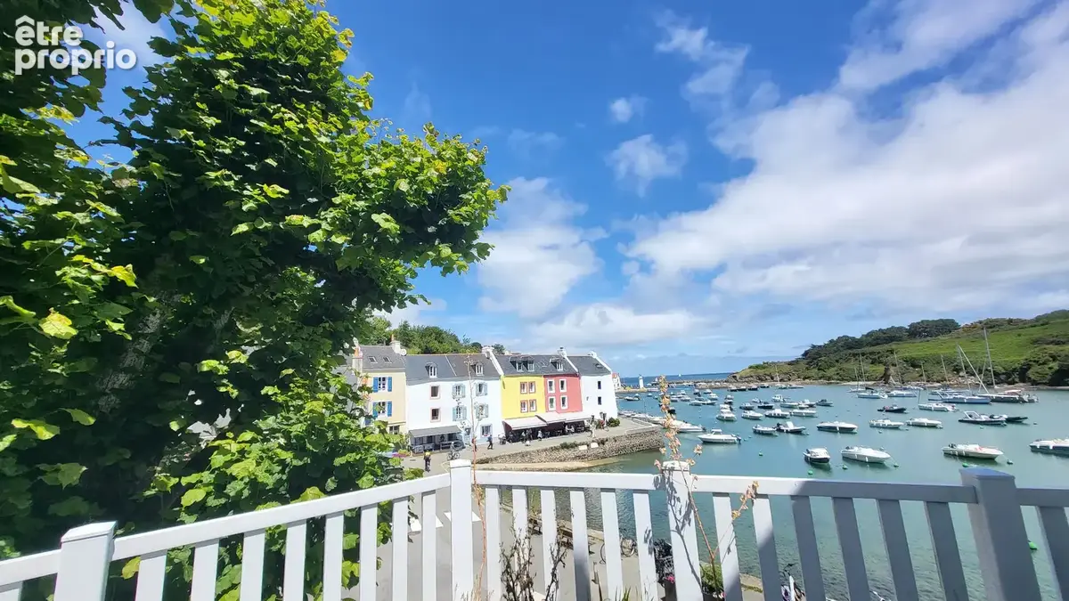 Maison à vendre à Sauzon : Vue imprenable sur le port et son église  Authenticité et charme breton - photo 14