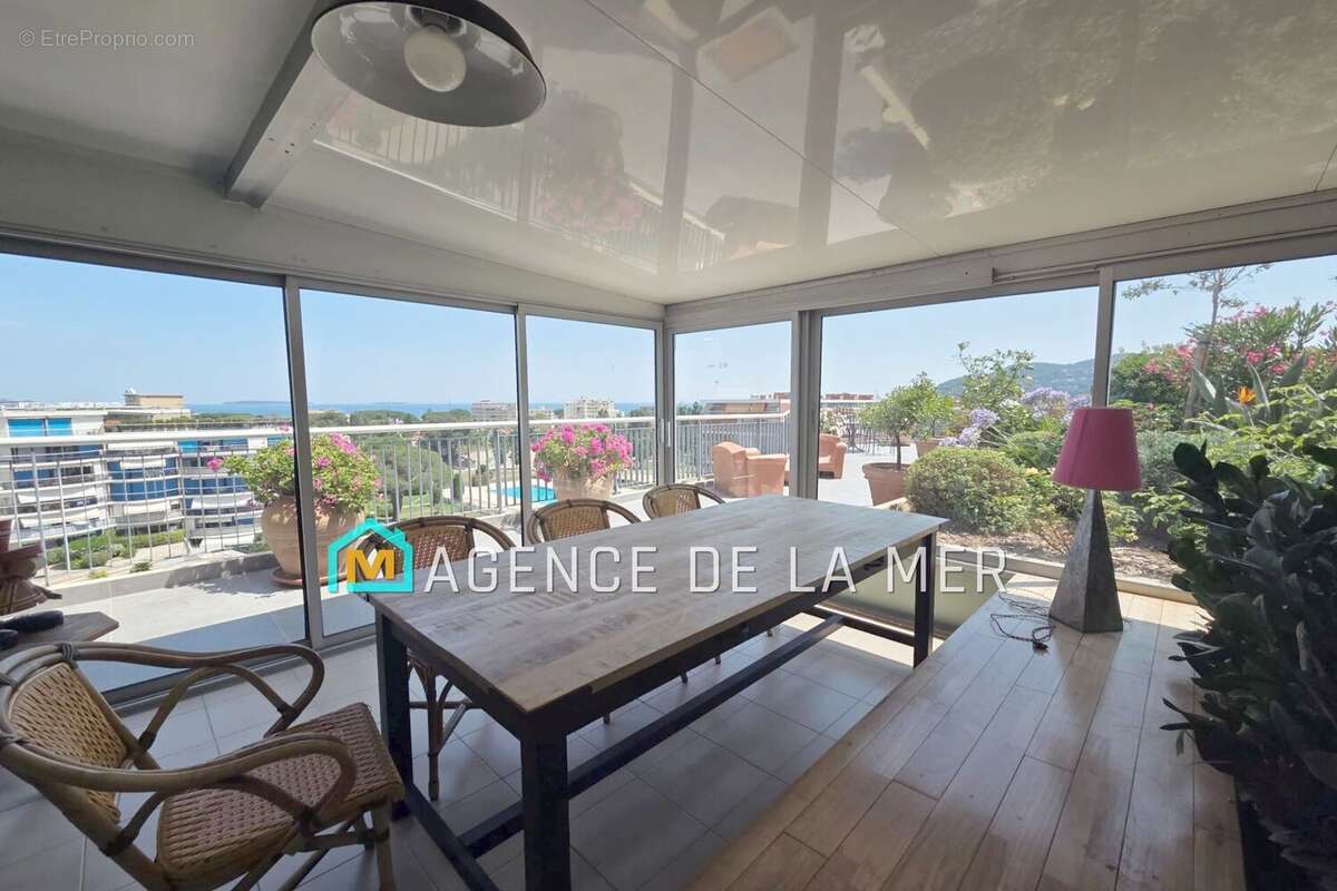 Appartement à MANDELIEU-LA-NAPOULE