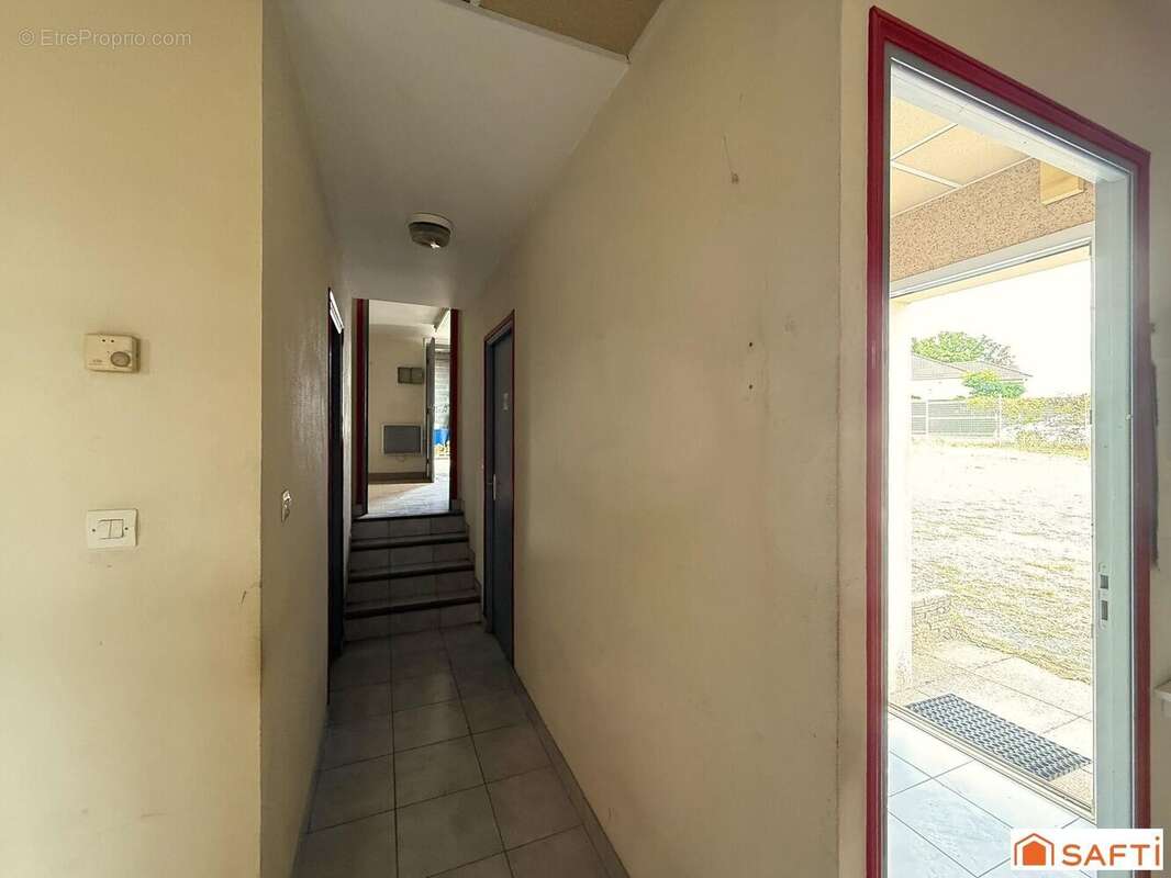 Photo 6 - Commerce à SAINT-LIN