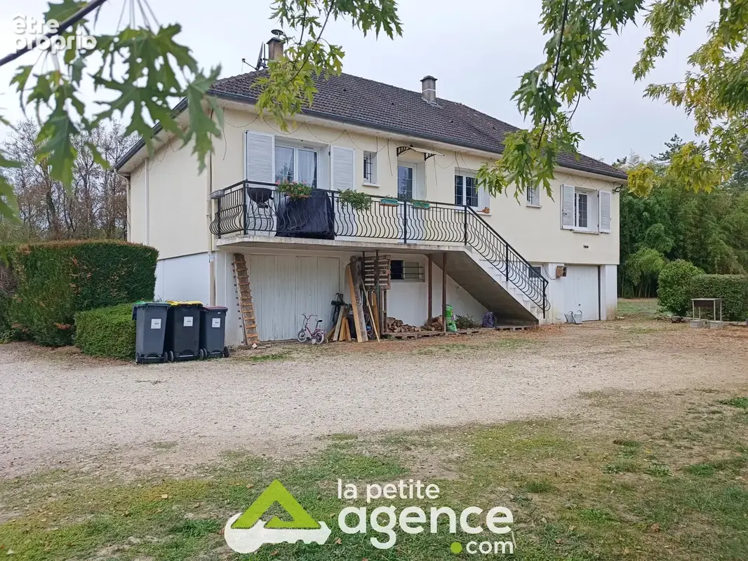 Maison 3 chambres sur près d'un hectare de terrain - photo 2