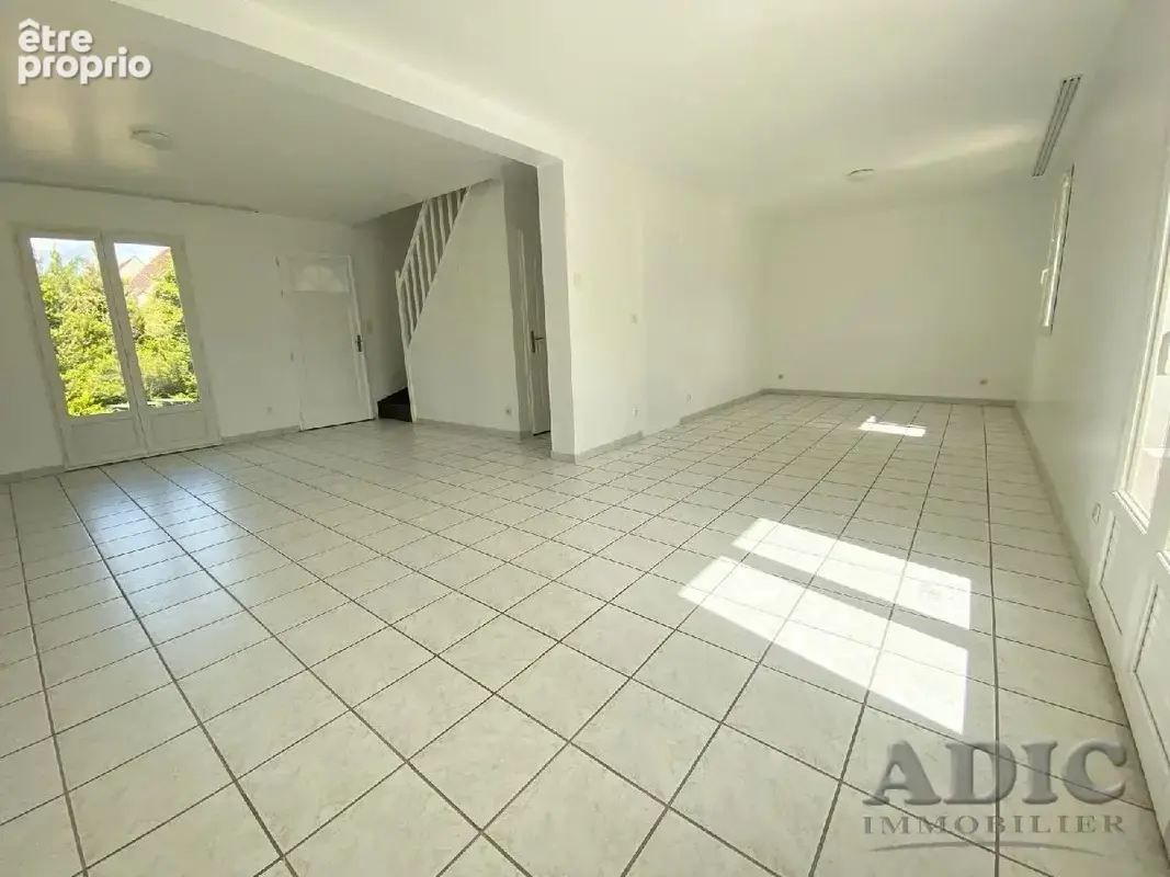 Maison 94 m² à Saint-Mard  - photo 3