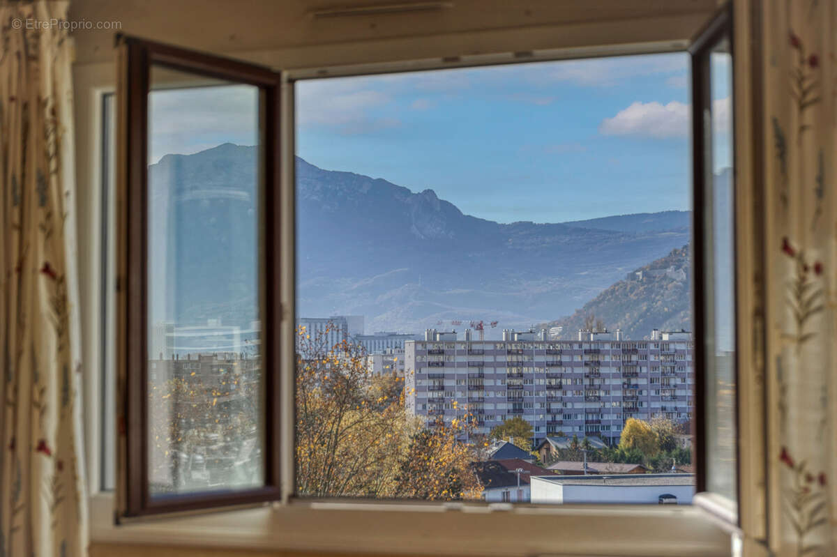 Appartement à MEYLAN