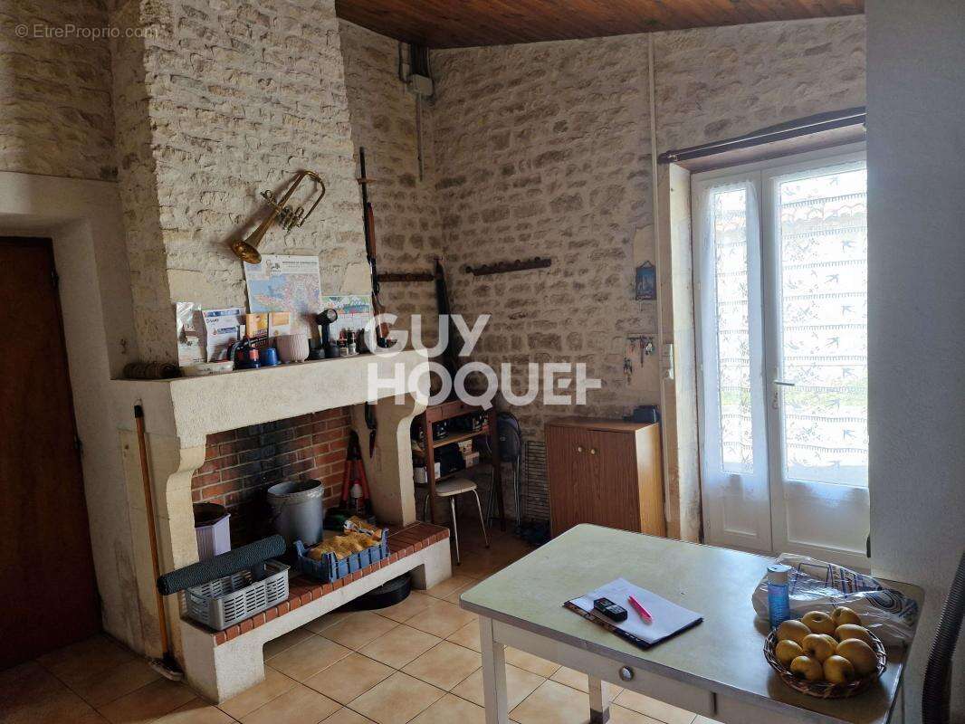 Maison à BREUIL-LA-REORTE