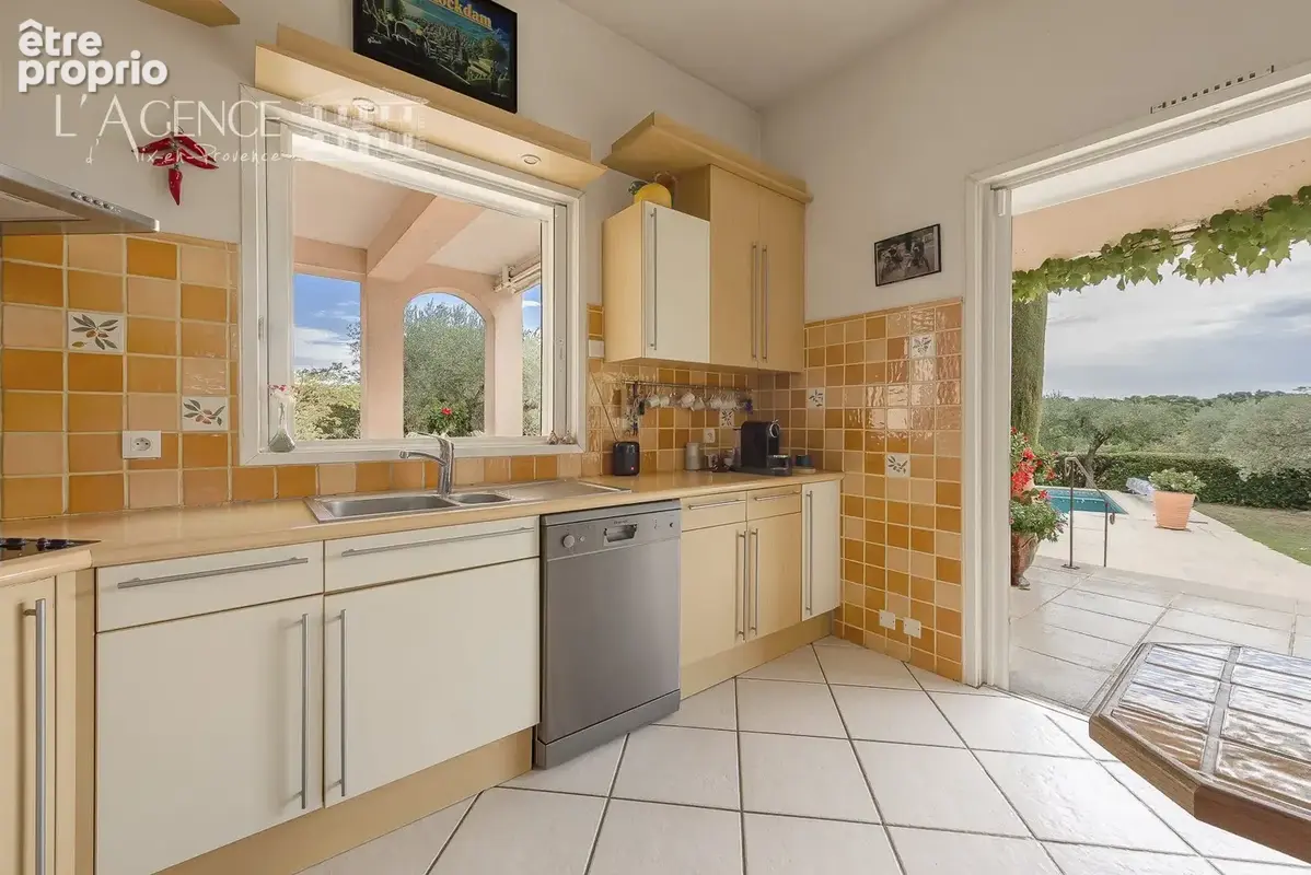 Maison 6 pièces 180 m² à vendre à Meyreuil (13590) - photo 6