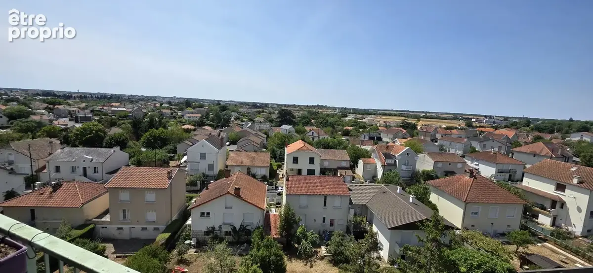 Poitiers Montgorges :A ppartement T4 . Ascenseur.Parking - photo 2