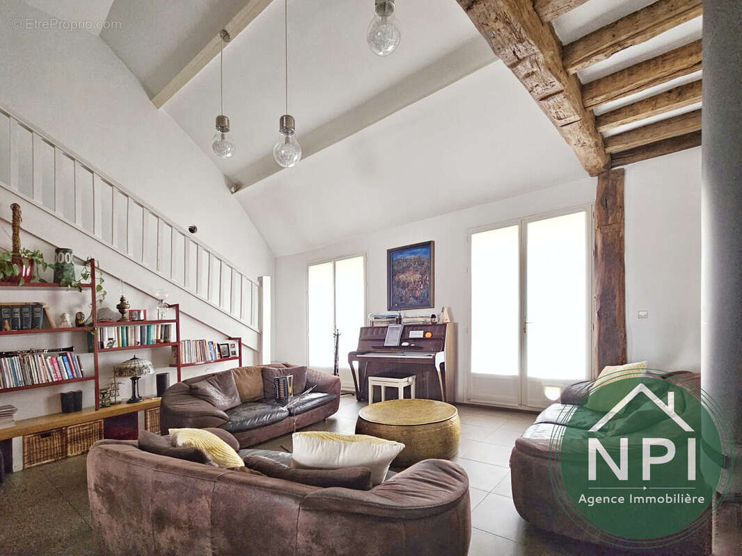 Maison à VAUX-LE-PENIL