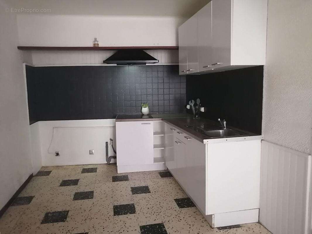 Maison à MONTAGNAC