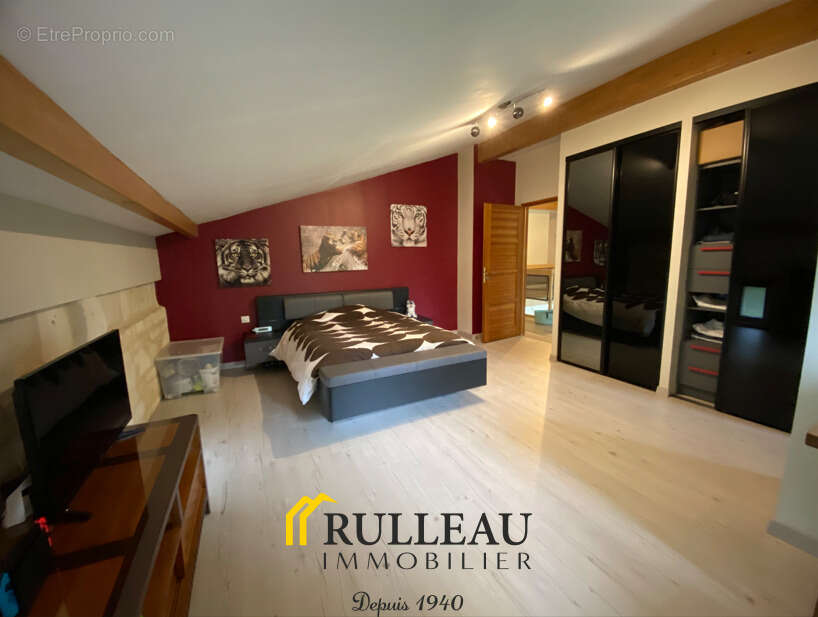 Maison à SAINT-CHRISTOLY-DE-BLAYE