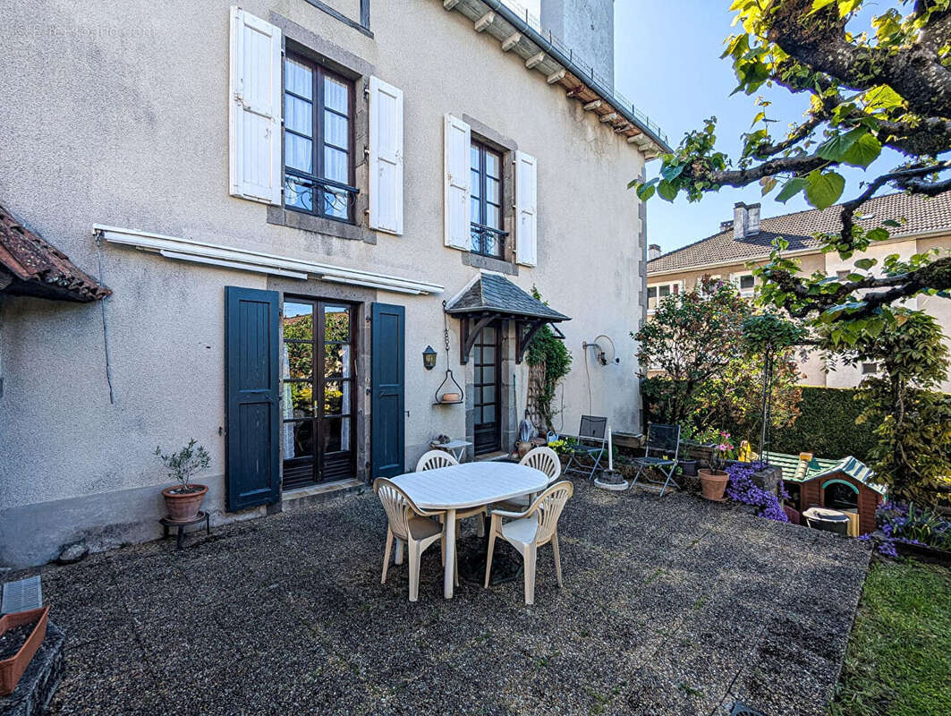 Maison d'habitation avec jardin et garage - Proximité du centre ville - photo 14