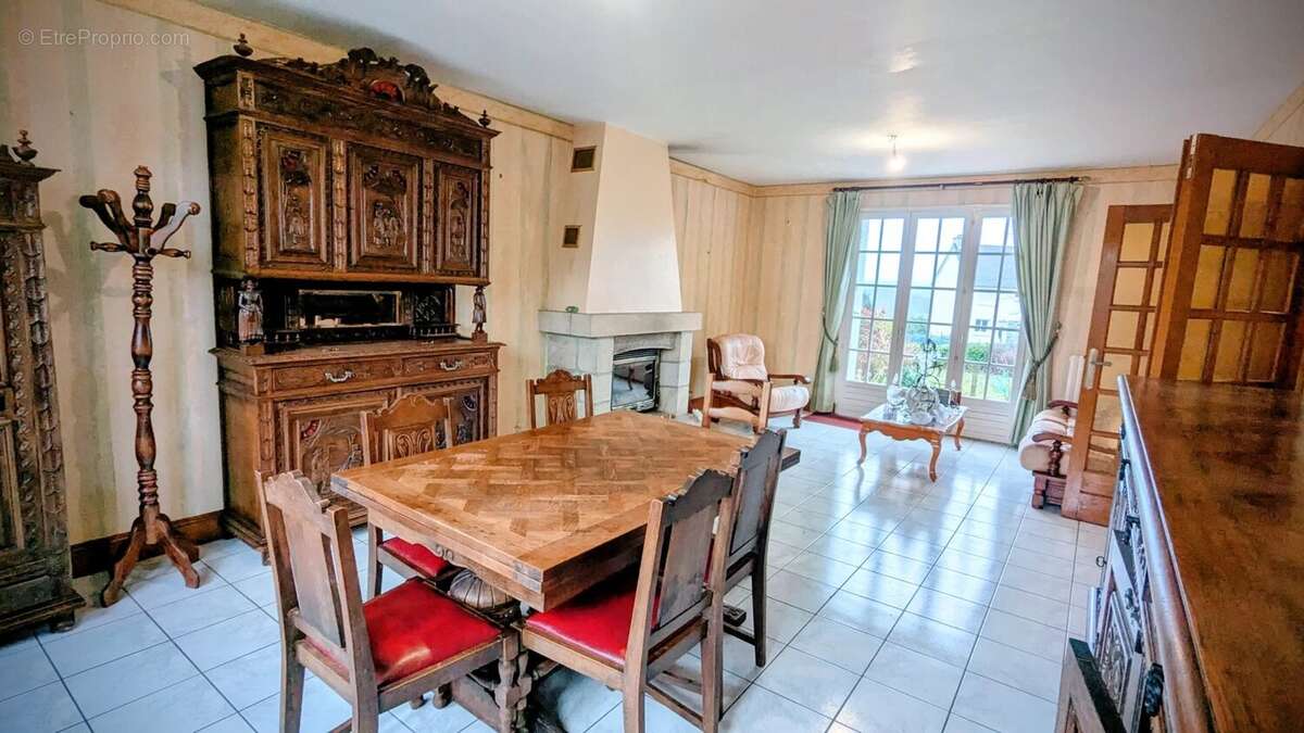 Maison à PLONEVEZ-PORZAY