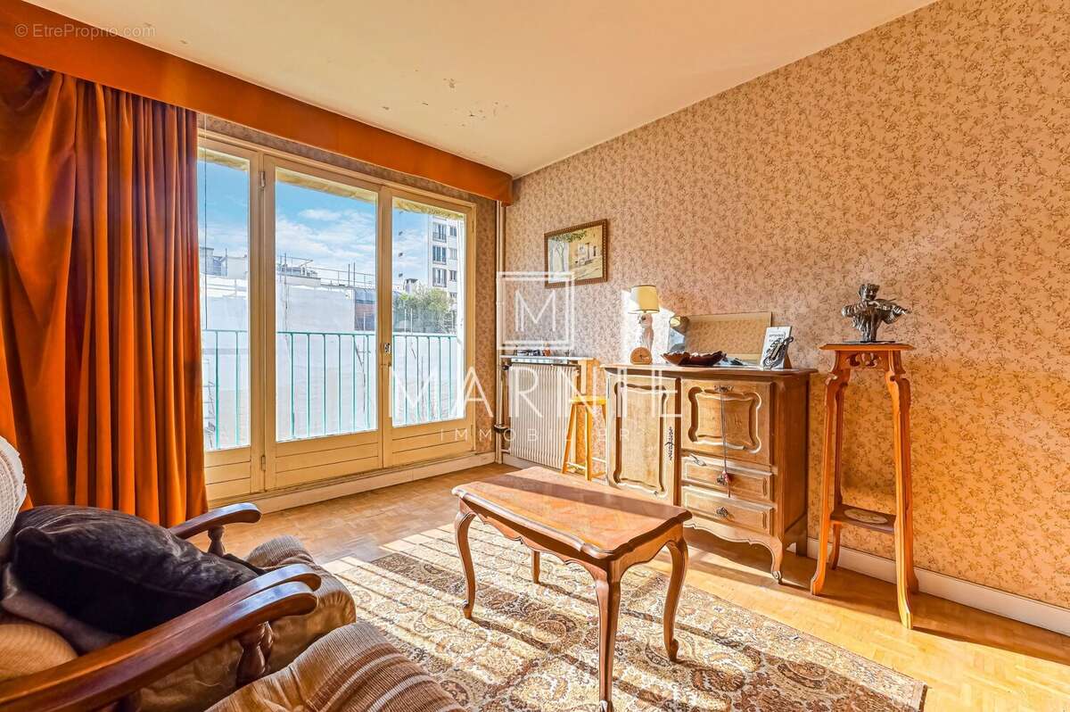 Appartement à PARIS-15E