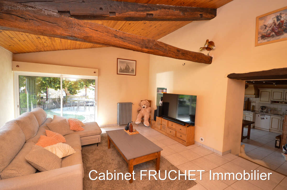 Charme et caractère pour cette jolie maison - photo 3