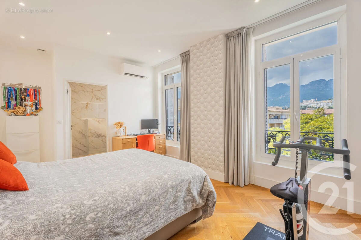 Appartement 87 m² à Menton  - photo 13
