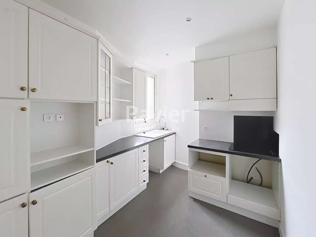 Appartement à PARIS-14E