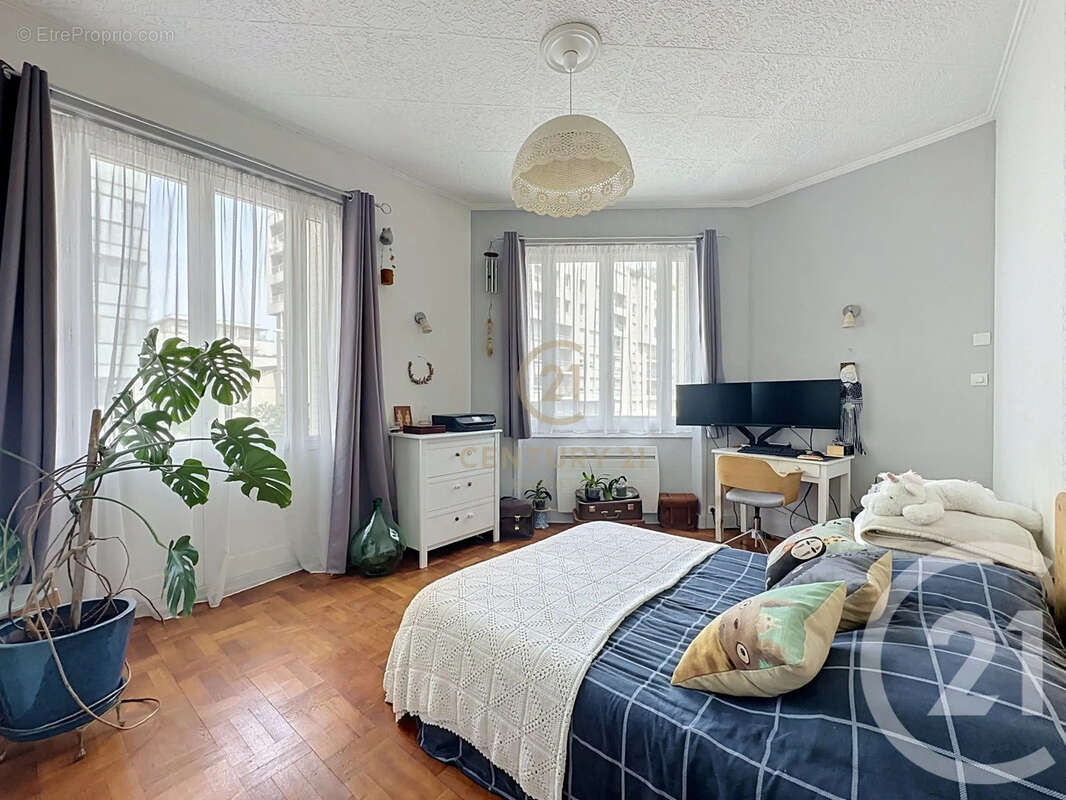 Appartement à LYON-8E