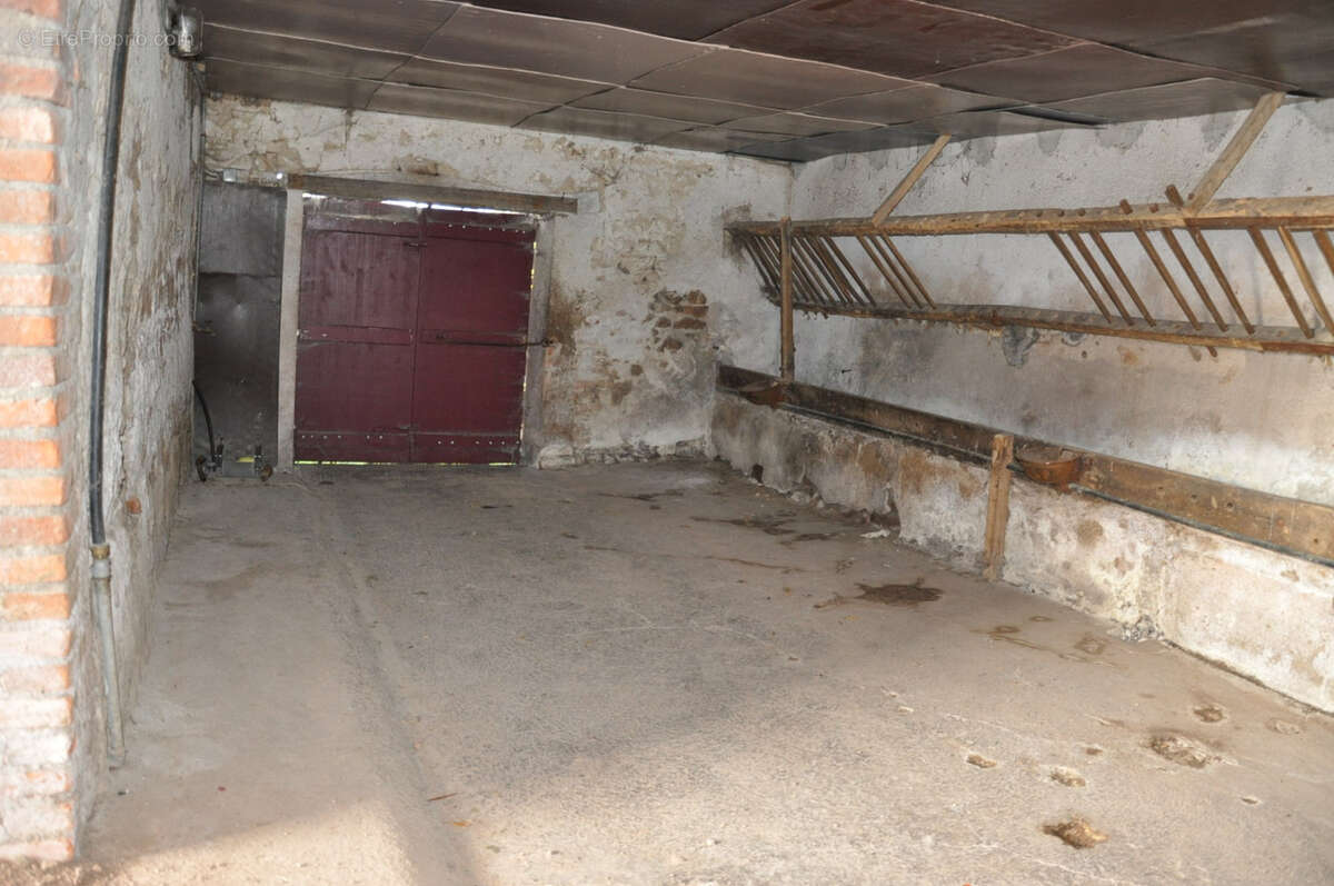 Jolie fermette à la campagne, 2 chambres, dépendances et terrain de 3090 m2 - photo 16