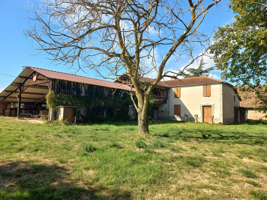 Maison à TRIE-SUR-BAISE
