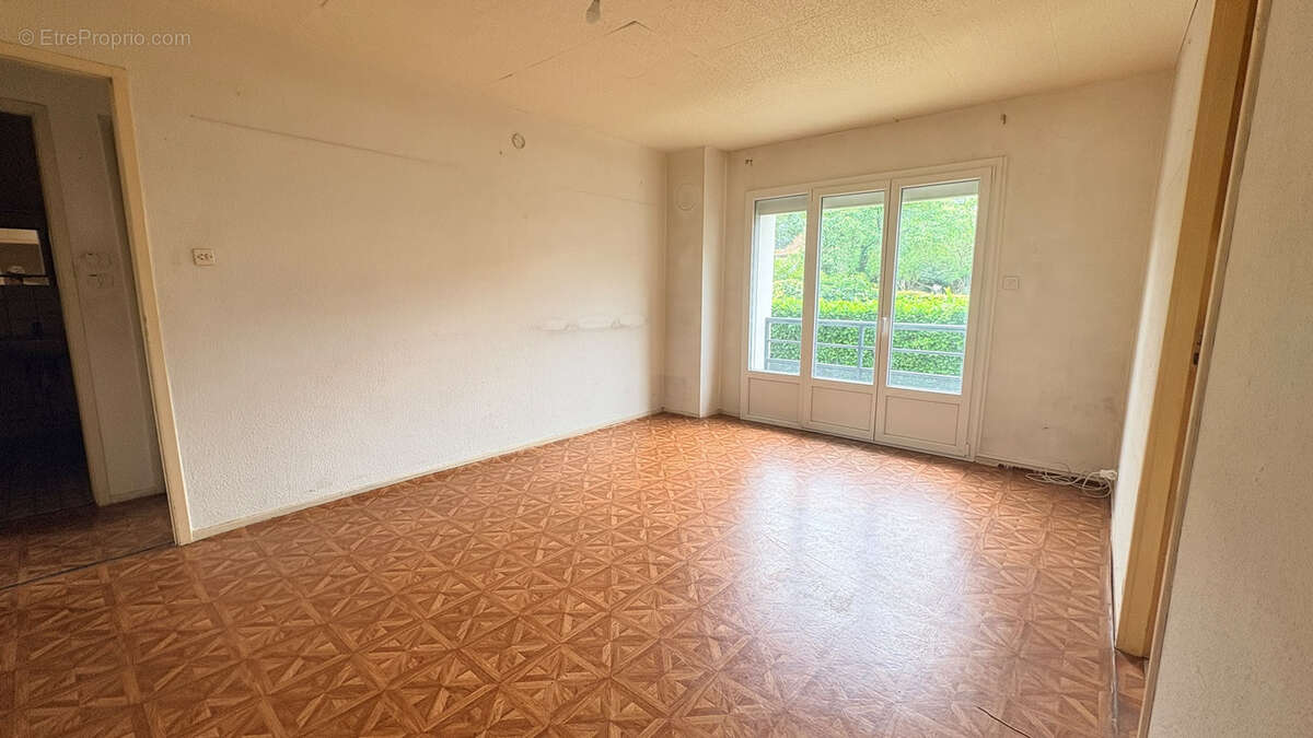 Appartement T4 de 69m2 à rénover - photo 2