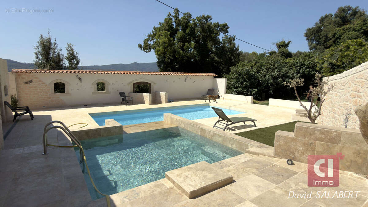 Maison d'exception à vendre à Brignoles - 7 pièces, piscine et grand terrain - photo 2