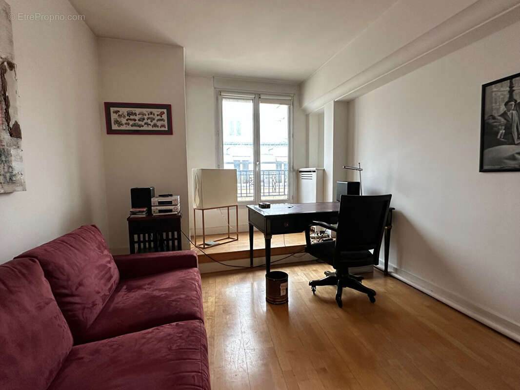 Appartement à PARIS-1E