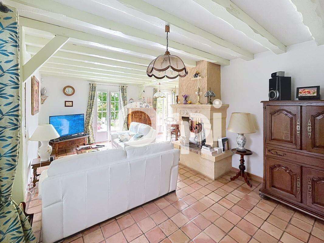 Maison à LA CHAPELLE-AUX-BROCS