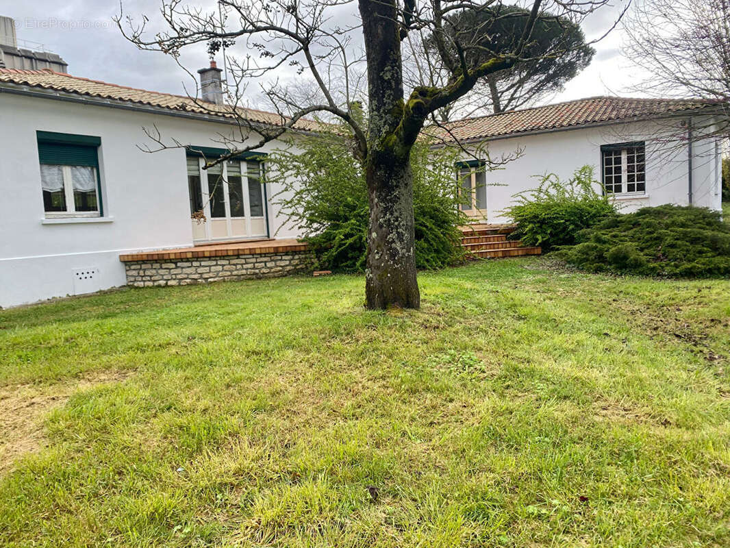Maison Niort 7 pièce(s) 185 m2 - photo 8