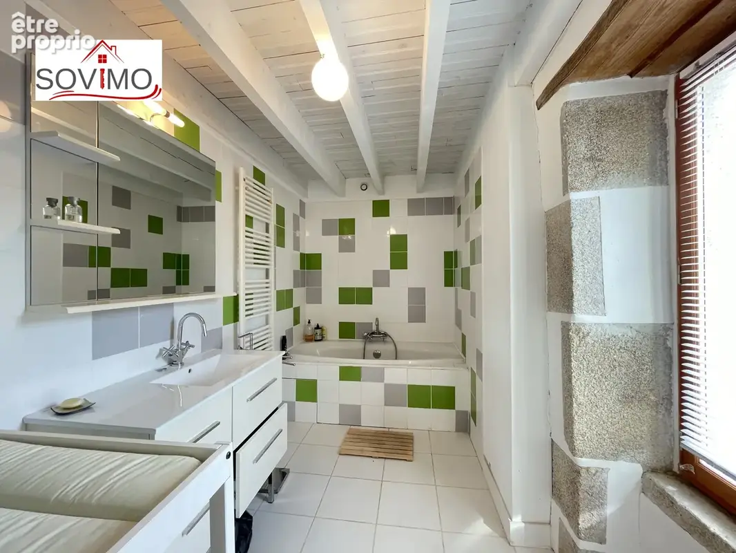 En campagne, belle maison charentaise indépendante en pierre, entièrement restaurée, sur 4800 m2 de terrain - photo 18
