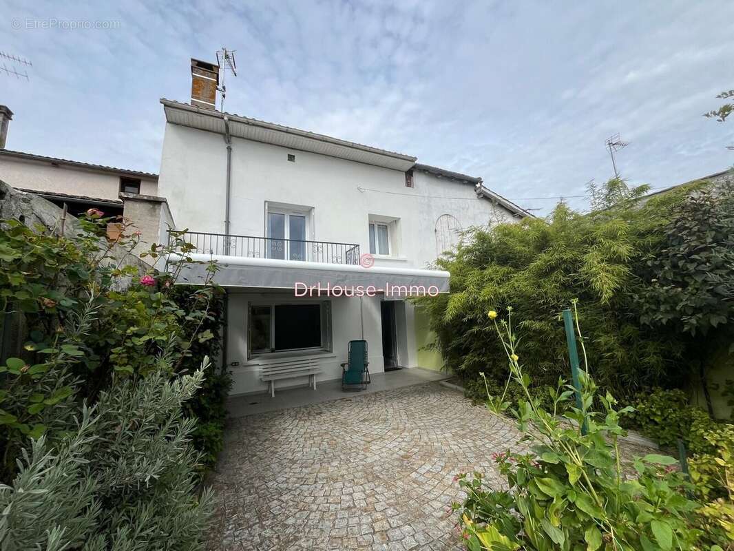 Maison à SAINTE-LIVRADE-SUR-LOT