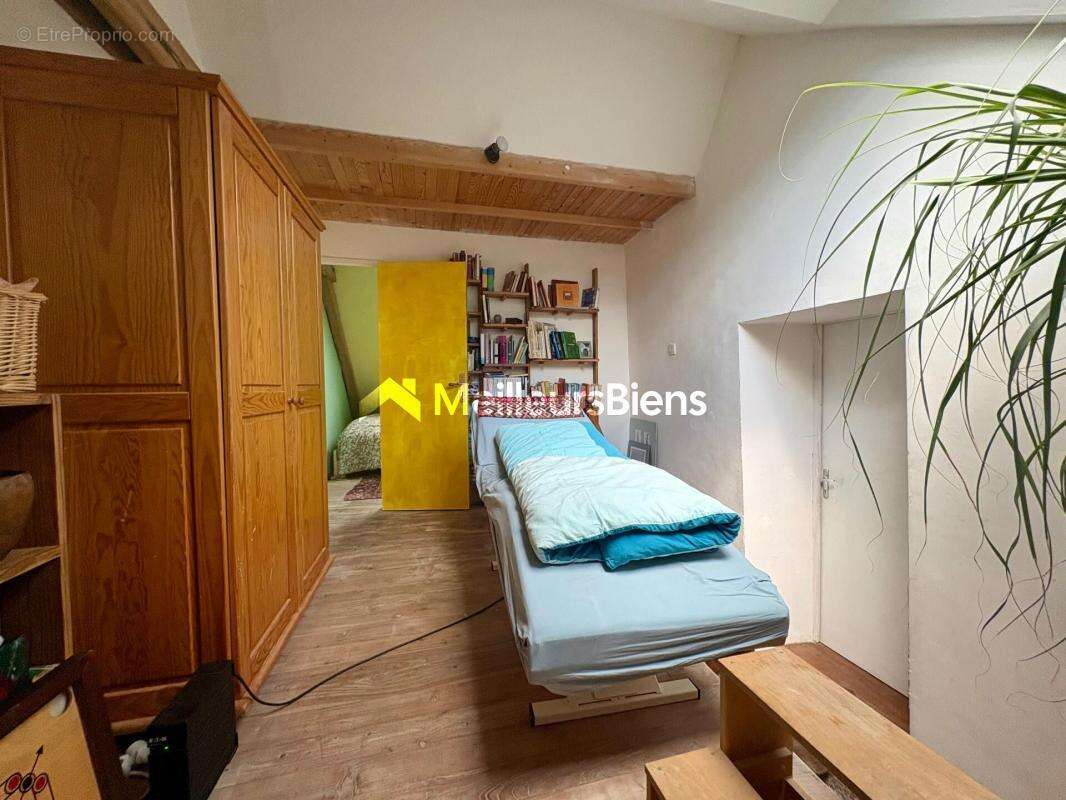 Maison à CHATELUS-MALVALEIX