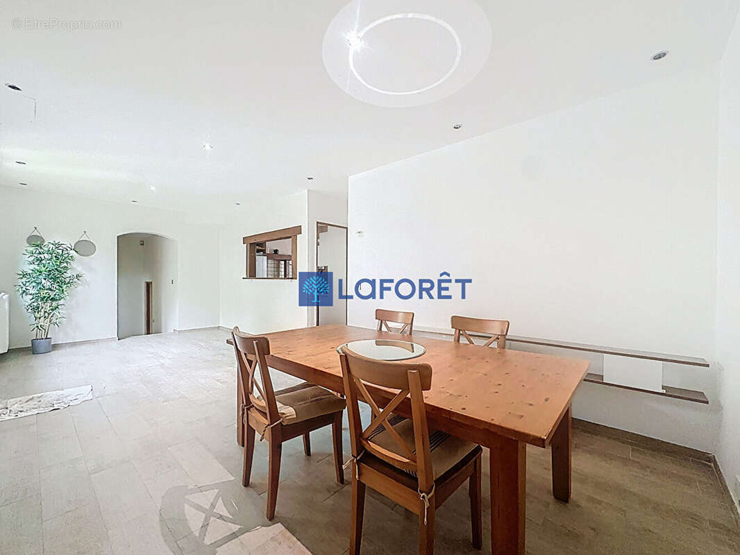 Maison à SAVIGNY-SUR-ORGE