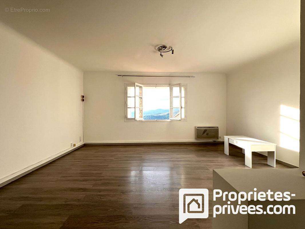 Appartement à MONTAUROUX
