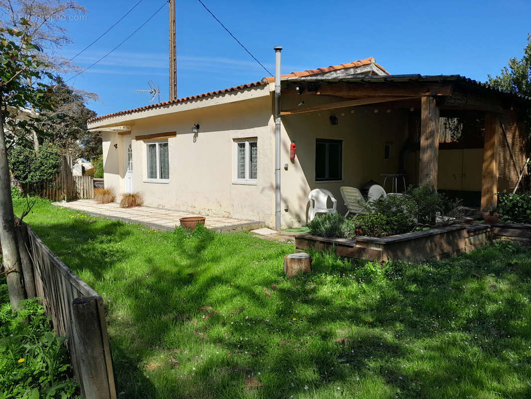 Maison à SAINT-NICOLAS-DE-LA-GRAVE