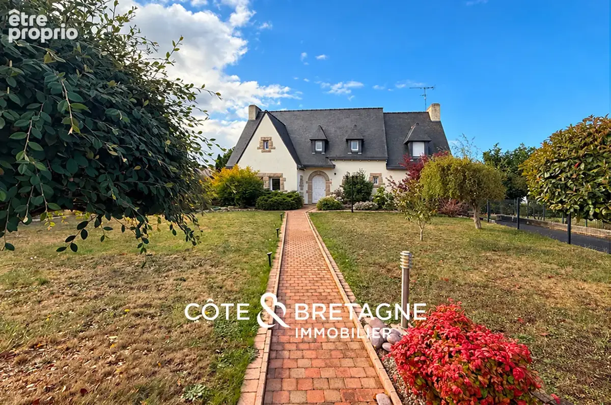 Maison familiale à vendre à Yffiniac   188 m2 avec piscine et sous-sol complet I REF 2025-135 - photo 12