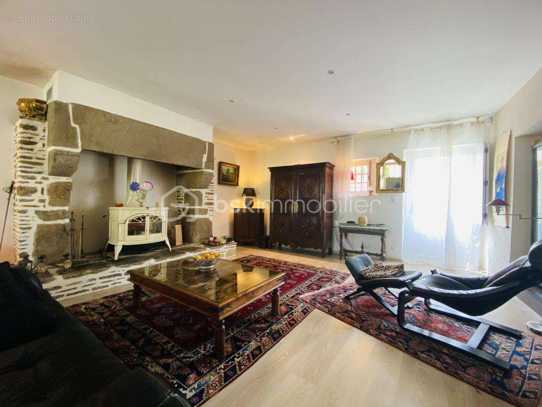 Maison ancienne de 210 m² Langrolay-sur-Rance - photo 3