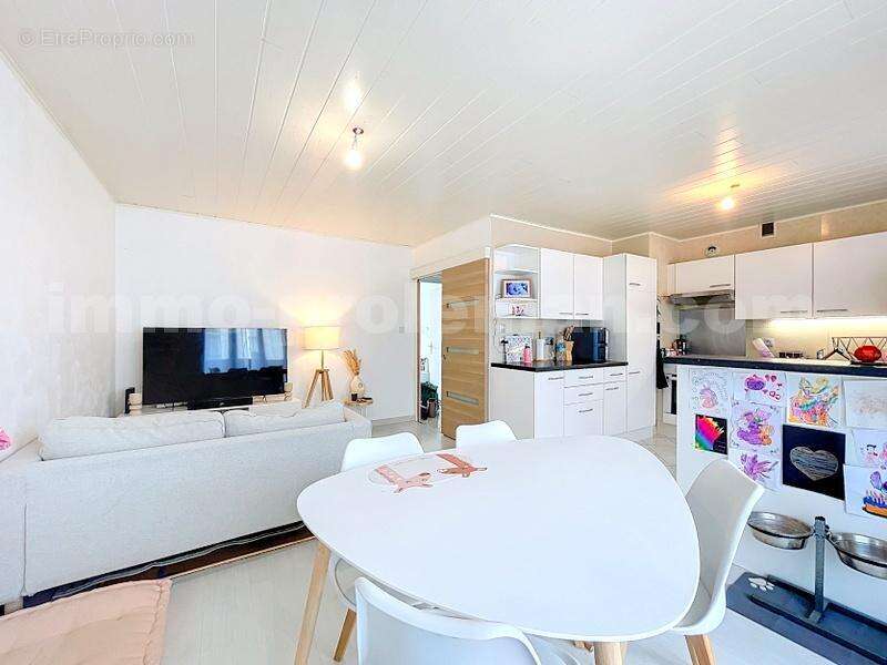 Appartement_T3_SAINT-PIERRE_en_faucigny_PROCHE_FRONTIERE_SUISSE_GENEVE_AUTOROUTE_FRONTALIERS_CALME_PROX_CEVA_CUISINE_OUVERTE_ - Appartement à SAINT-PIERRE-EN-FAUCIGNY